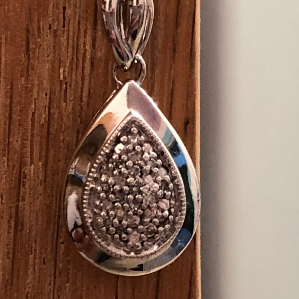 Sterling Silver Pear-Shaped Necklace With Real Diamonds
